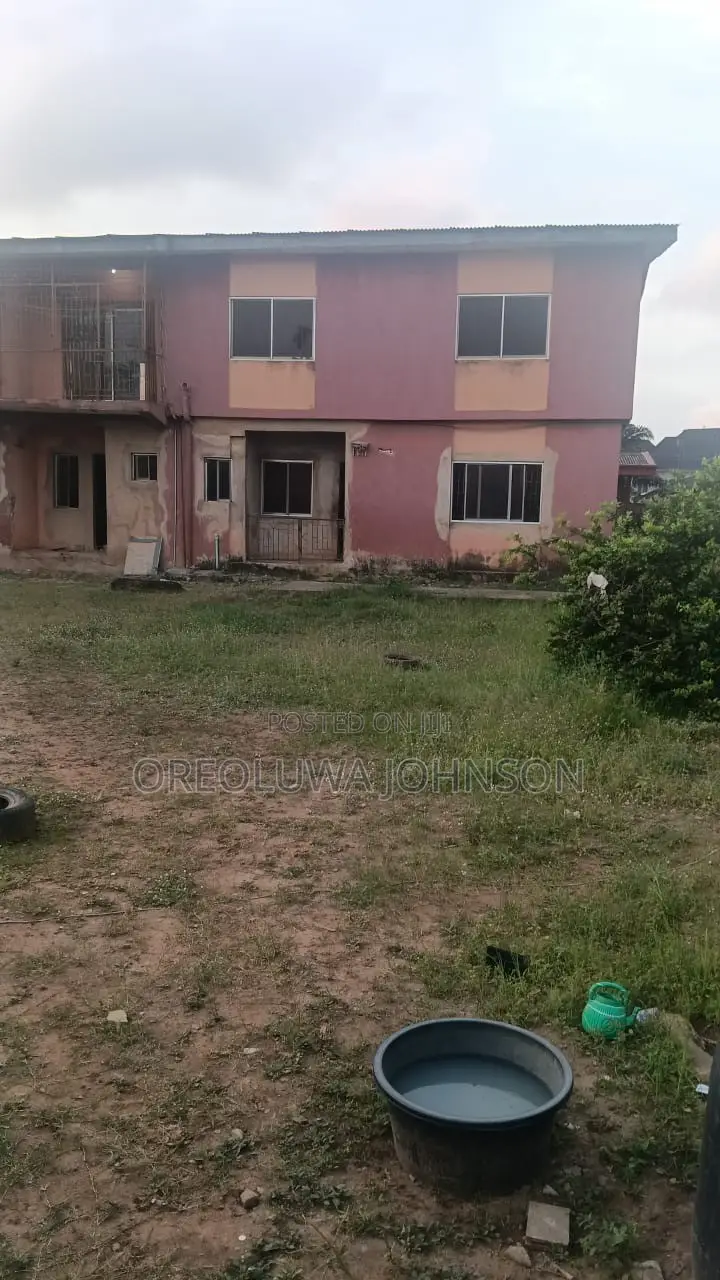 3bdrm Block of Flats in Egbe/Idimu for sale in Egbe/Idimu