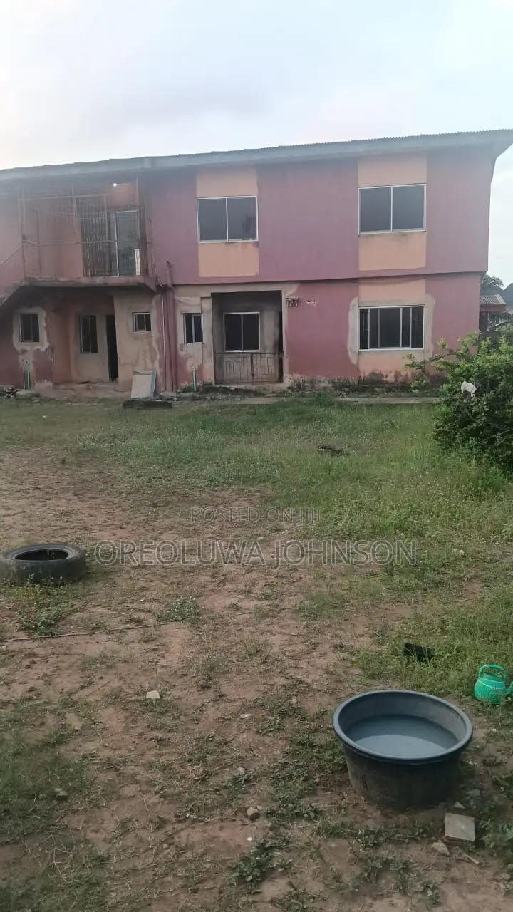3bdrm Block of Flats in Egbe/Idimu for sale in Egbe/Idimu