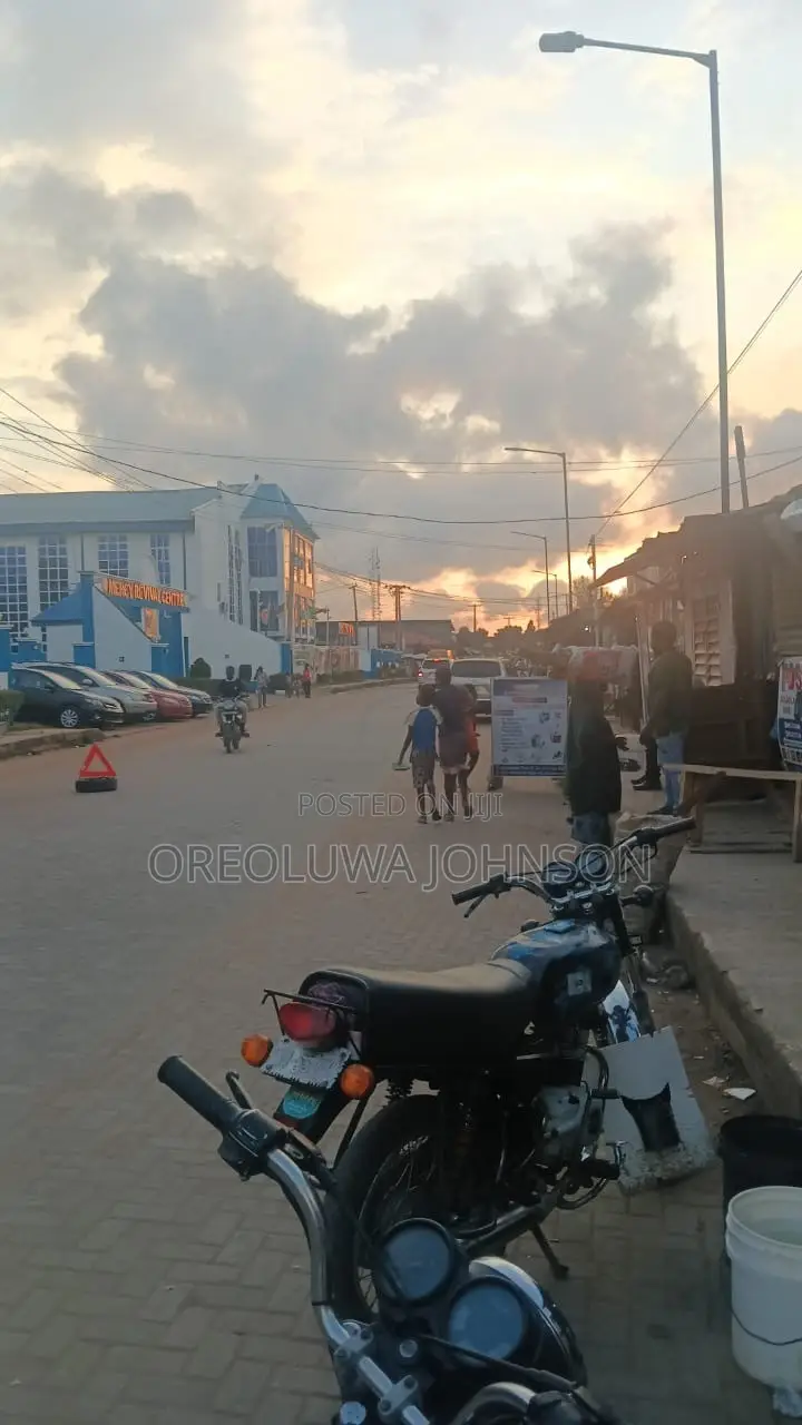 3bdrm Block of Flats in Egbe/Idimu for sale in Egbe/Idimu