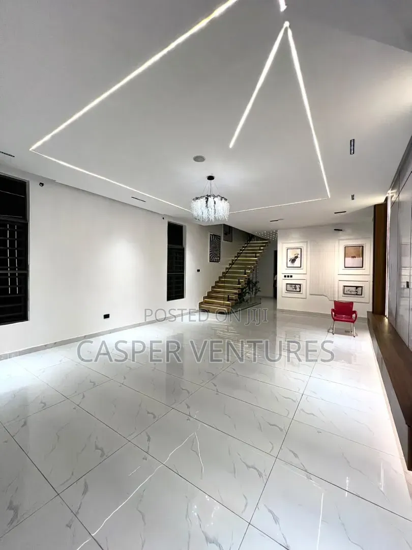 5bdrm Duplex in Royal Pine, Lekki Phase 2 for sale in Lekki Phase 2
