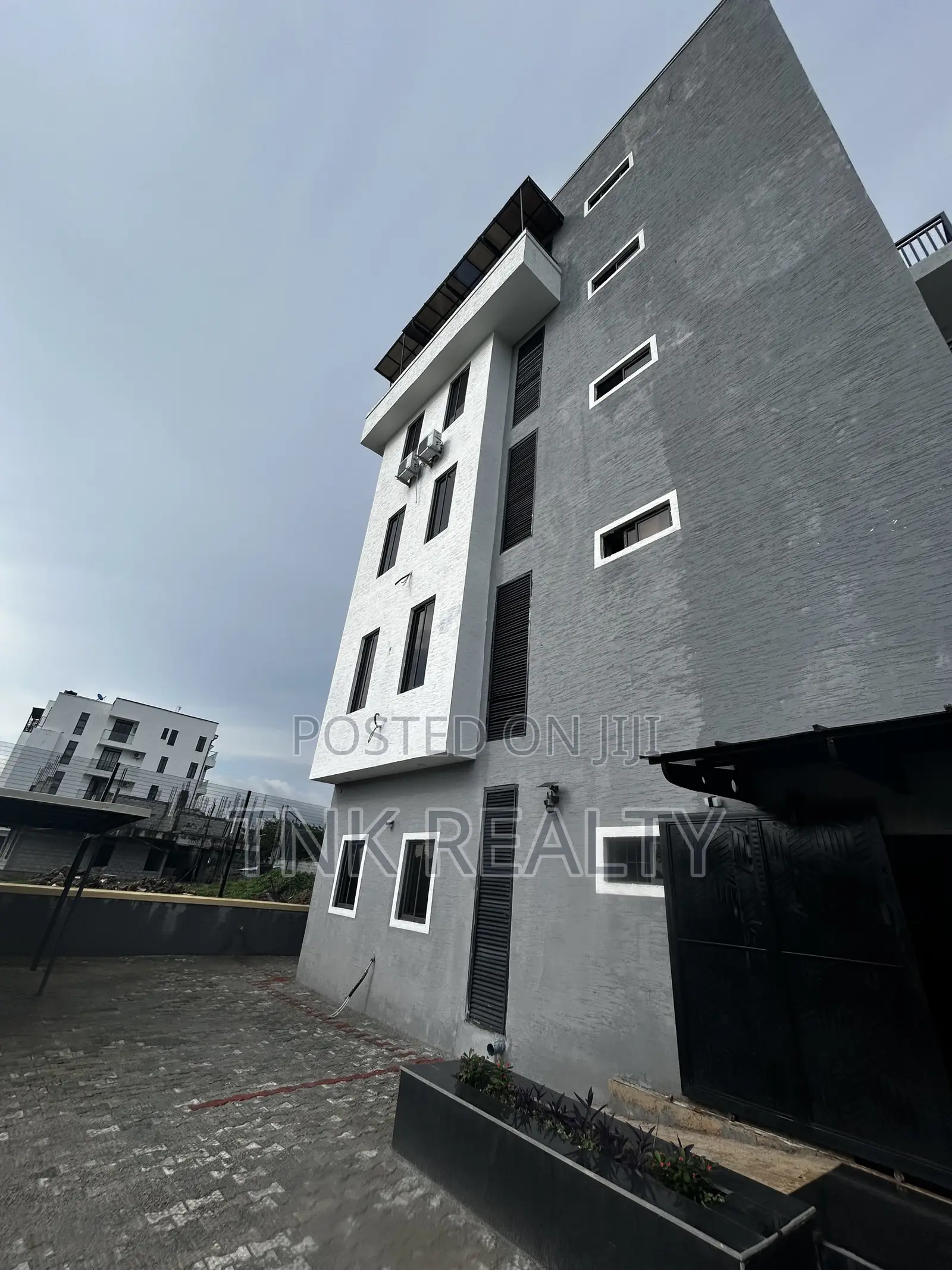 5bedroom Office Space for Rent in Kado