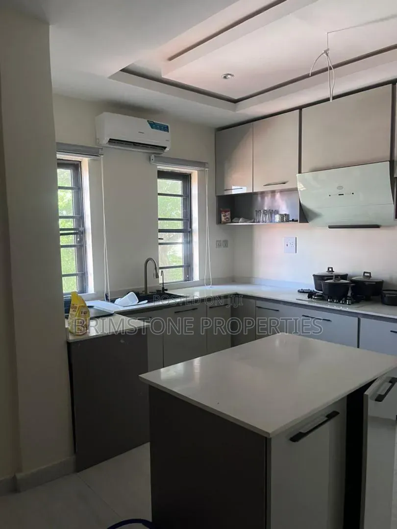 Furnished 3bdrm Apartment in Lekki Phase 1 for sale in Lekki Phase 1