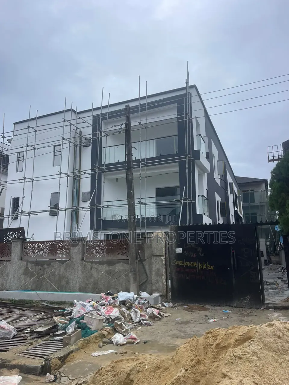 Furnished 3bdrm Apartment in Chevron for rent in Chevron