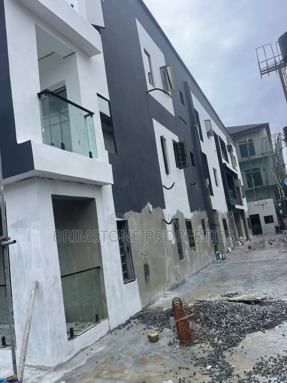 Furnished 3bdrm Apartment in Chevron for rent in Chevron