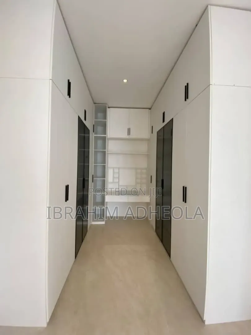 5bdrm Duplex in Banana Island for sale in Banana Island