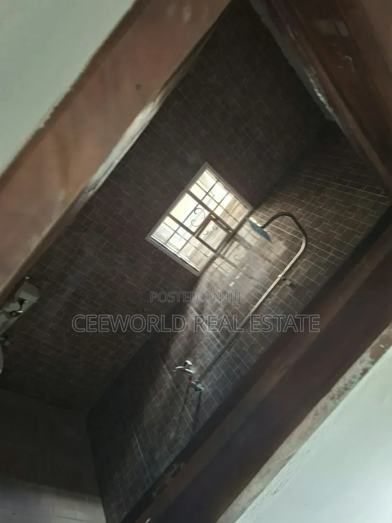3bdrm Apartment in Progressive Estate, Akala Express for rent in Akala Express