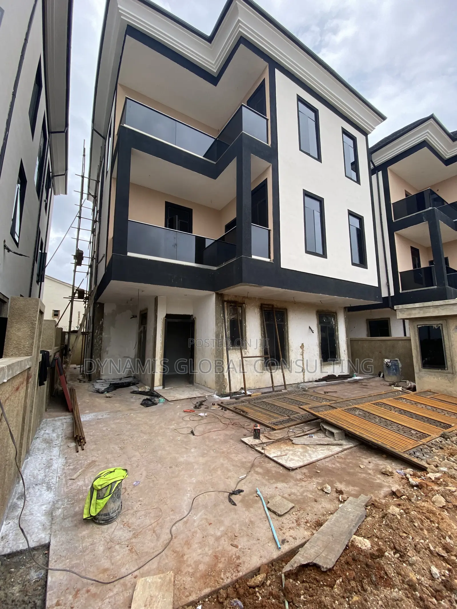 Furnished 6bdrm Duplex in Magodo Phase 2 Gra for sale in GRA Phase 2 Shangisha