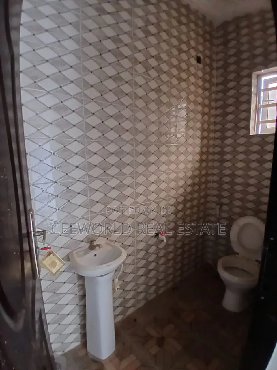 3bdrm Apartment in Oke Ibukun Estate, Akala Express for rent in Akala Express
