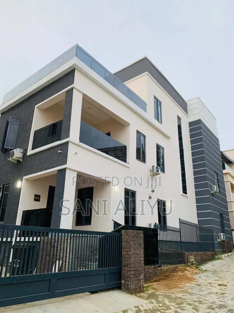 6bdrm Duplex in Abubakar Umar, Katampe Extension for sale in Katampe Extension