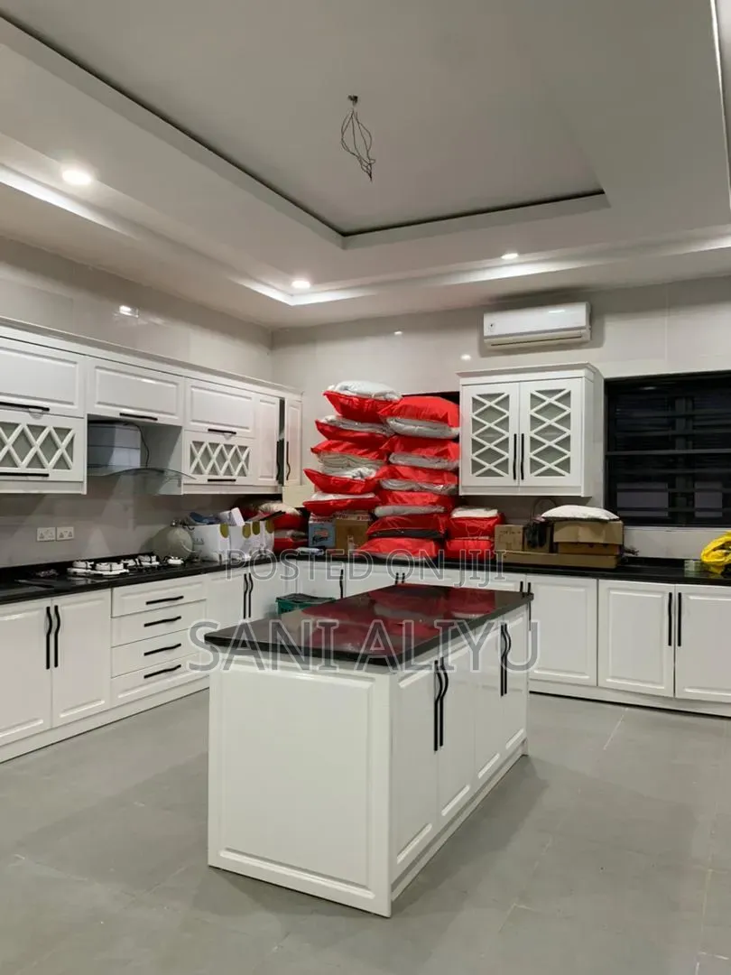6bdrm Duplex in Abubakar Umar, Katampe Extension for sale in Katampe Extension