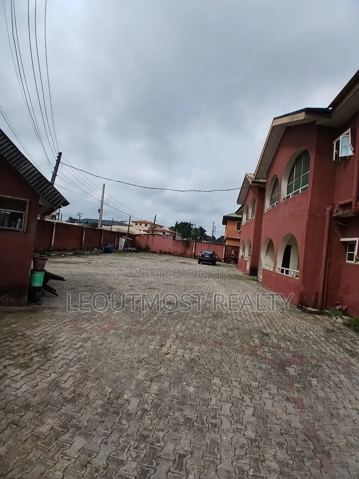 Spacious 3-Bedroom Flat at Ologunfe in Awoyaya