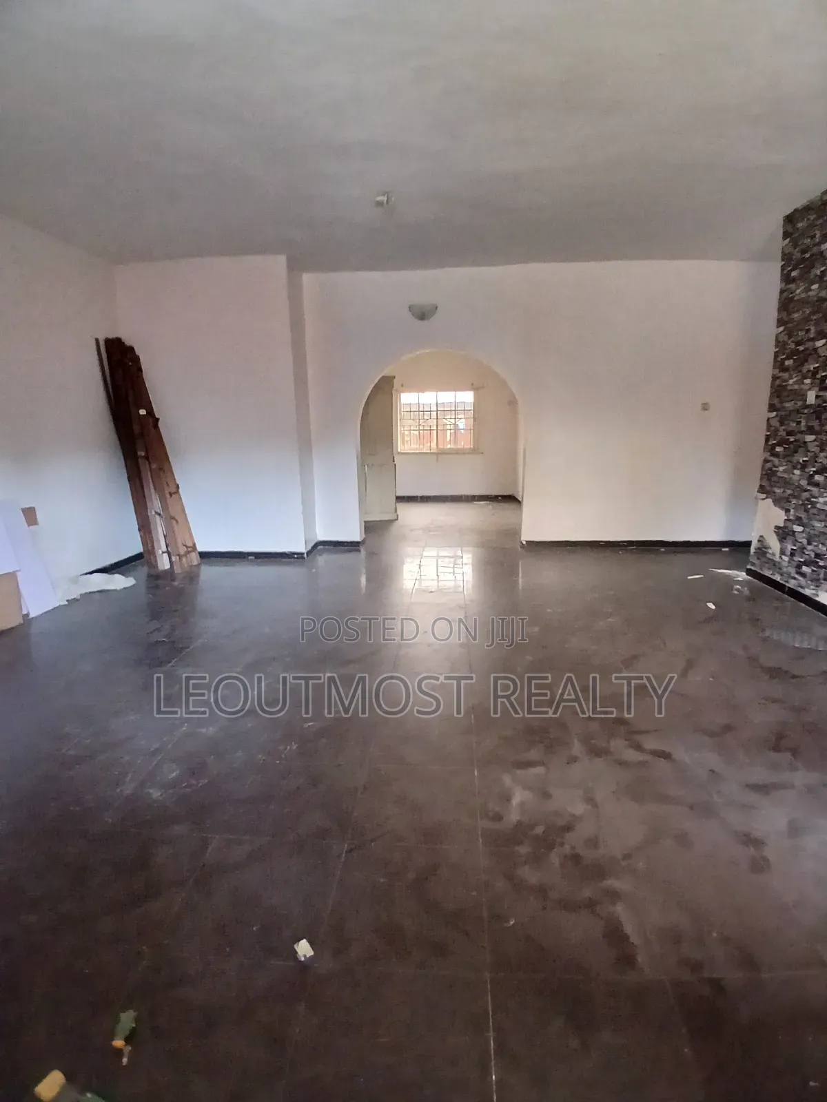 Spacious 3-Bedroom Flat at Ologunfe in Awoyaya