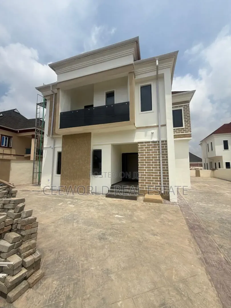 5bdrm Duplex in Kolapo Ishola Gra, Akobo for sale in Akobo