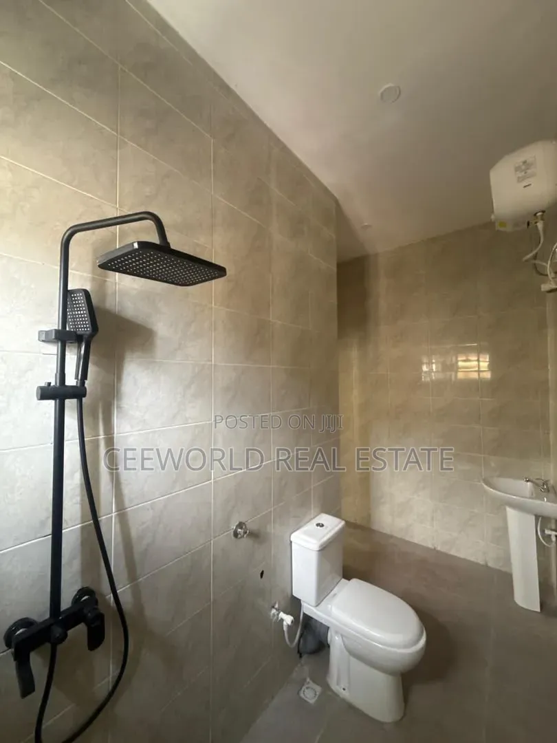 5bdrm Duplex in Kolapo Ishola Gra, Akobo for sale in Akobo
