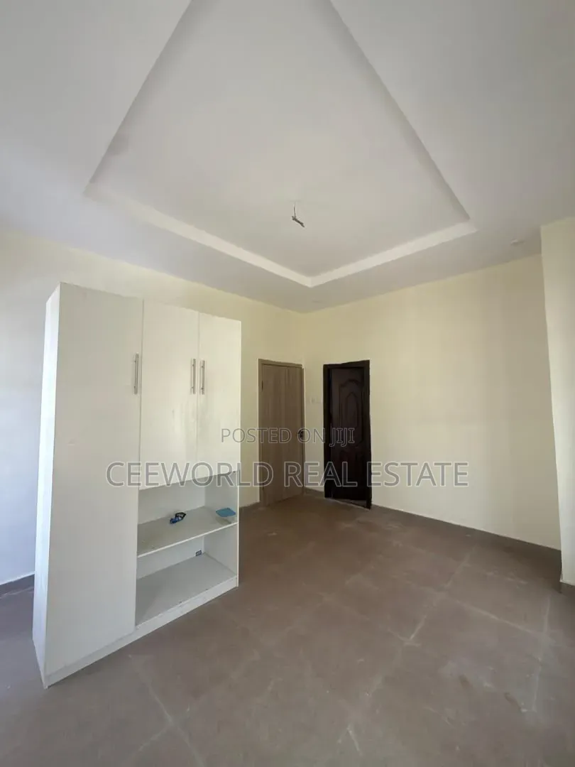 5bdrm Duplex in Kolapo Ishola Gra, Akobo for sale in Akobo