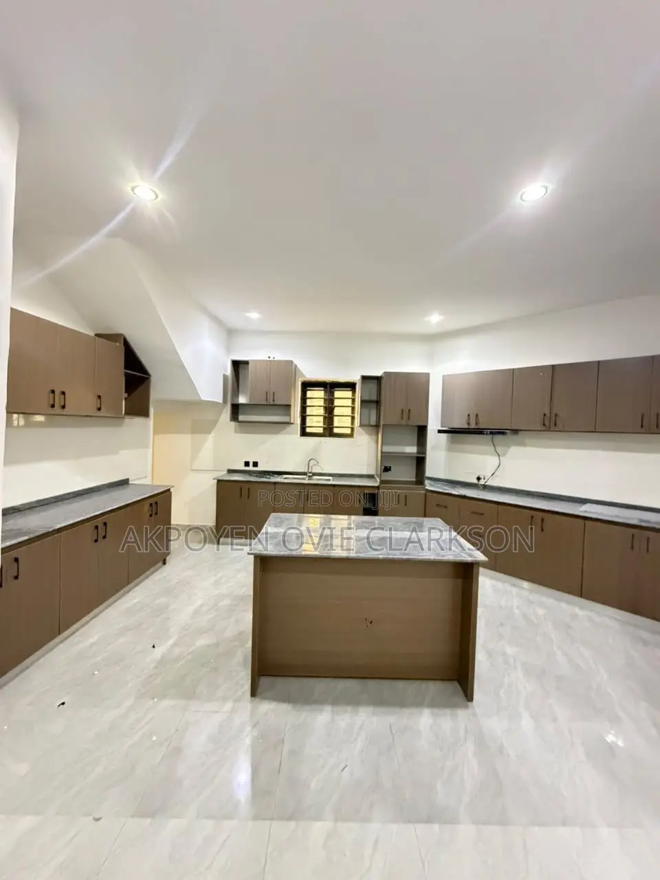 4bdrm Apartment in Wuye for rent in Wuye