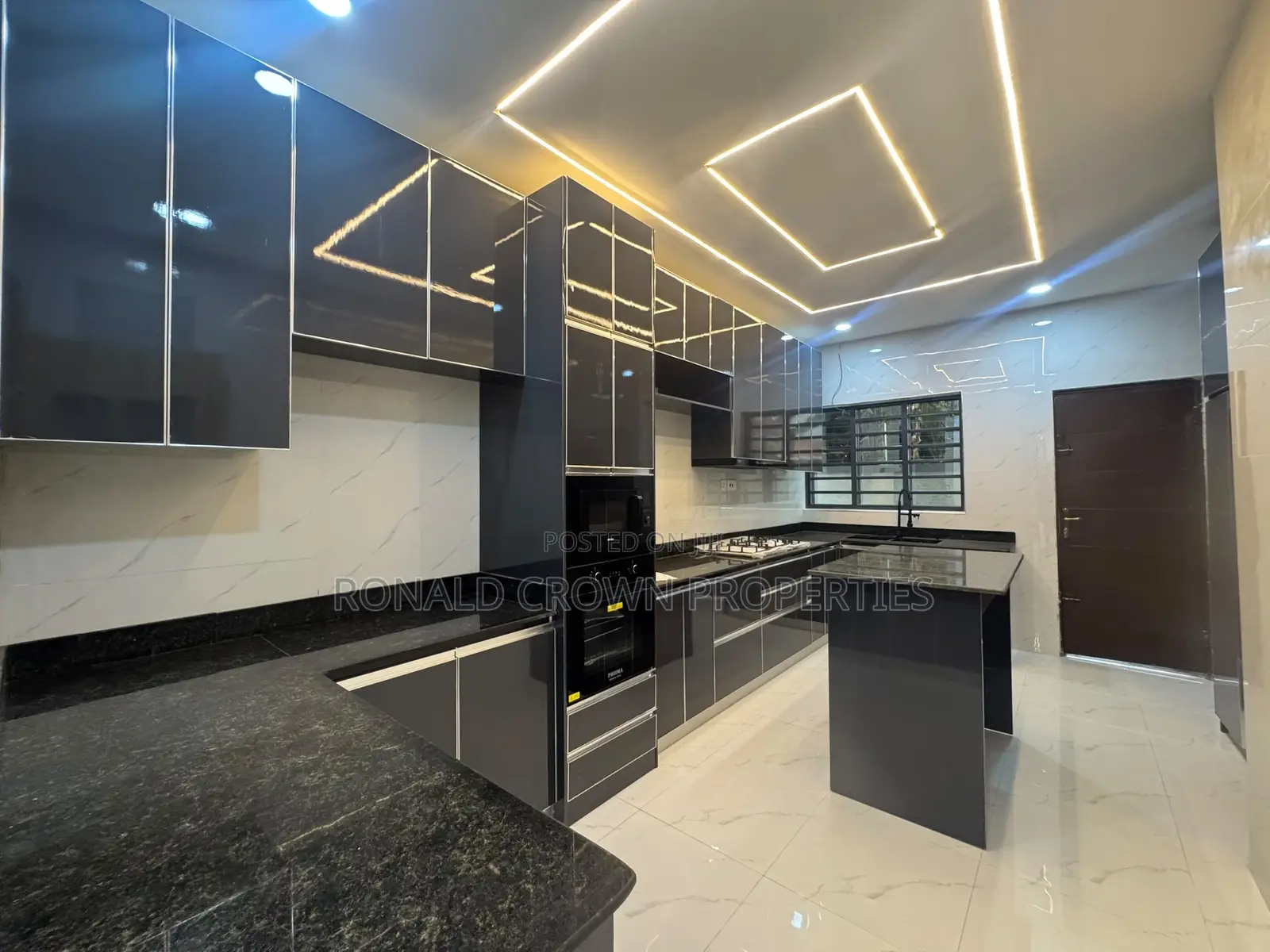 5bdrm Duplex in Adeniyi Jones for sale in Adeniyi Jones