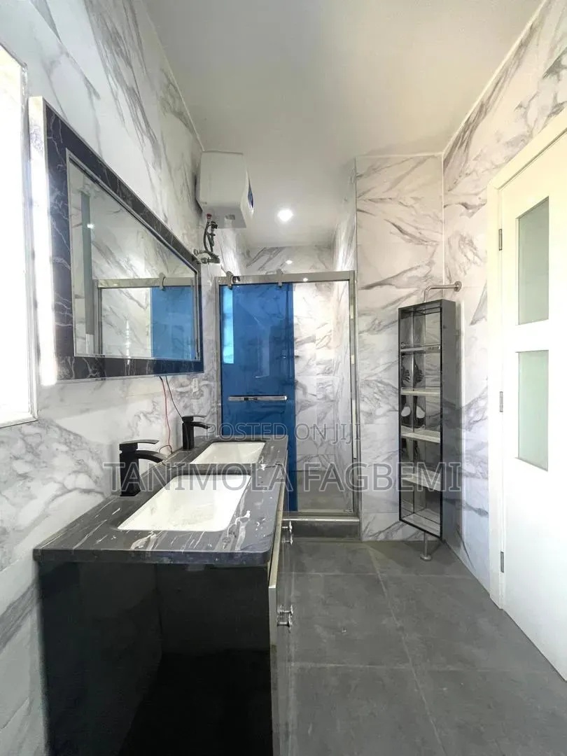 Brand New 5 Bed Luxury Smart Home With Swimming Pool and a Room Bq in Lekki Phase 1