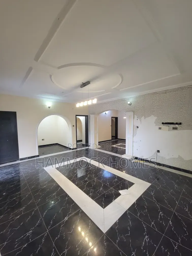 5bdrm Duplex in Bera Estate, Akobo for rent in Akobo