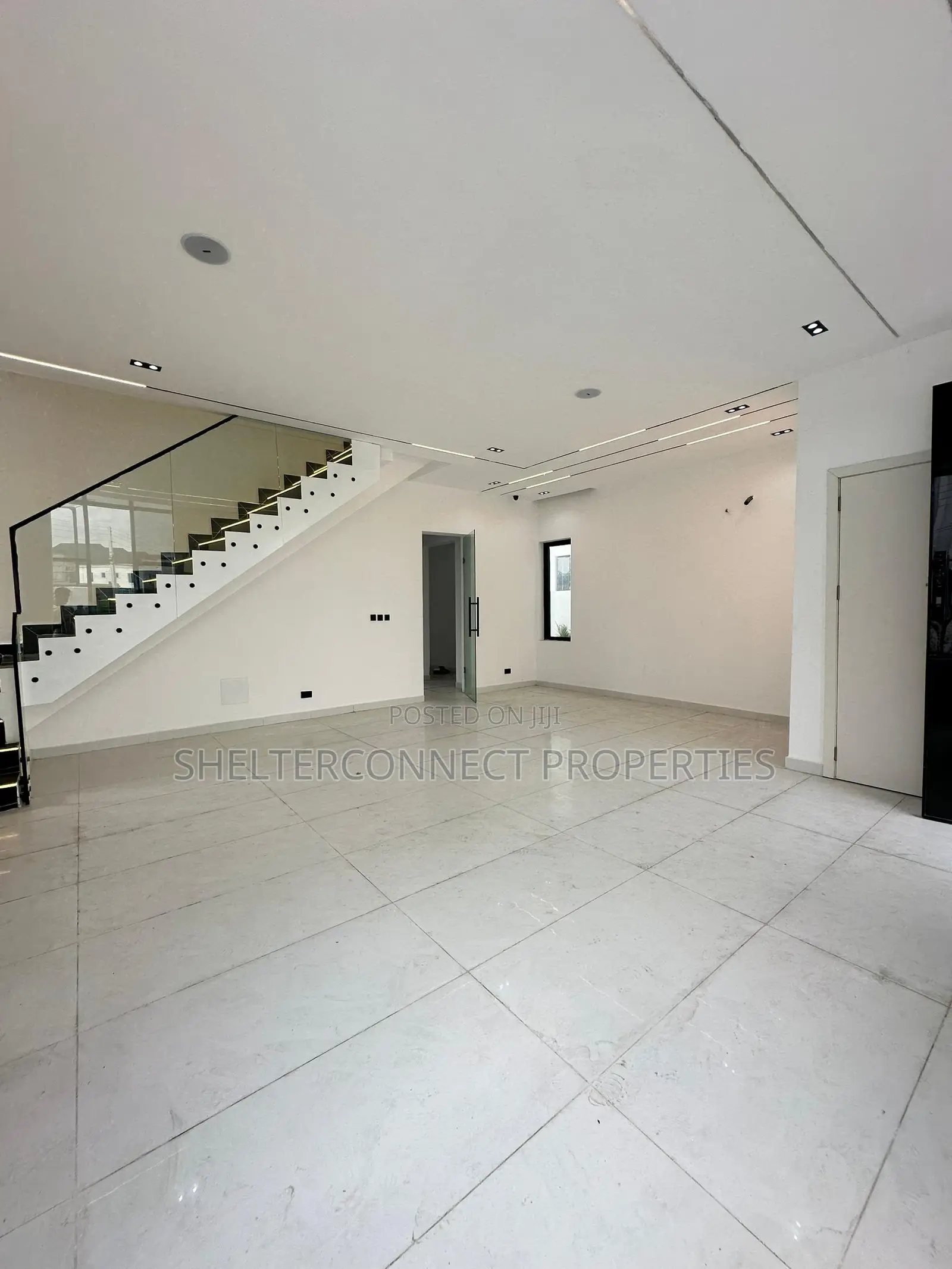 5bdrm Duplex in Orchid Road, Lekki Phase 2 for rent in Lekki Phase 2