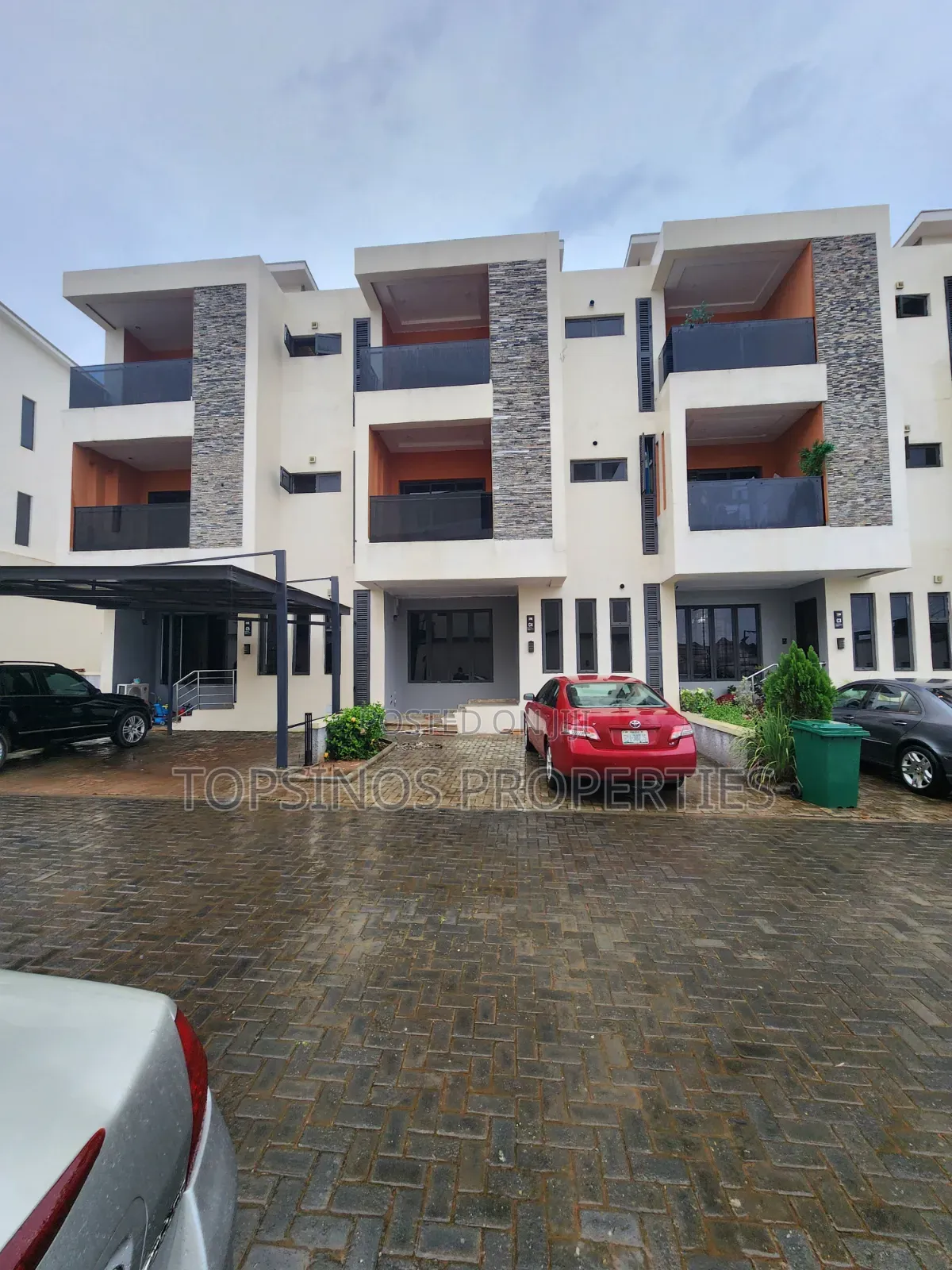 4bdrm Duplex in Life Camp for sale in Life Camp