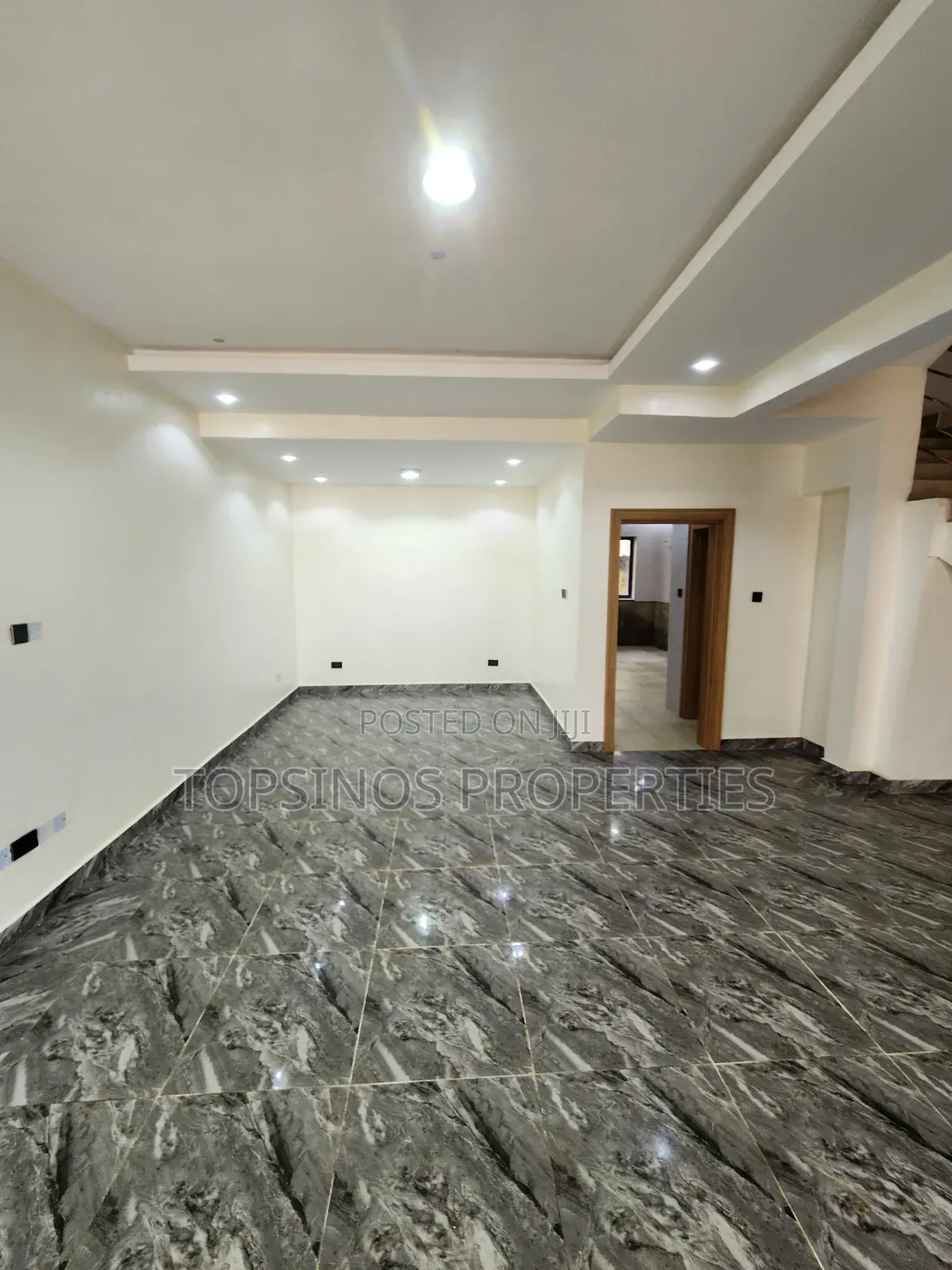 4bdrm Duplex in Life Camp for sale in Life Camp