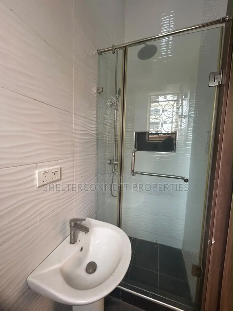 2bdrm Apartment in Lekki Phase 1 for rent in Lekki Phase 1