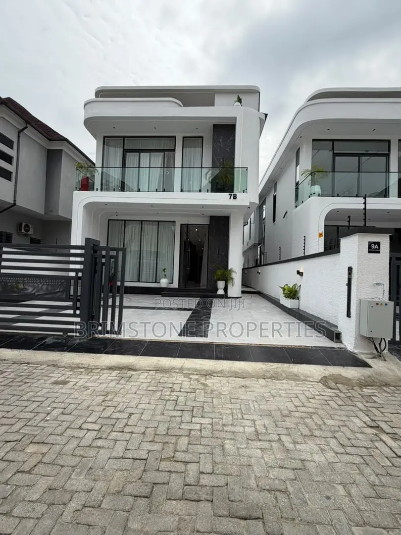 Furnished 5bdrm Duplex in Ikota for sale in Ikota