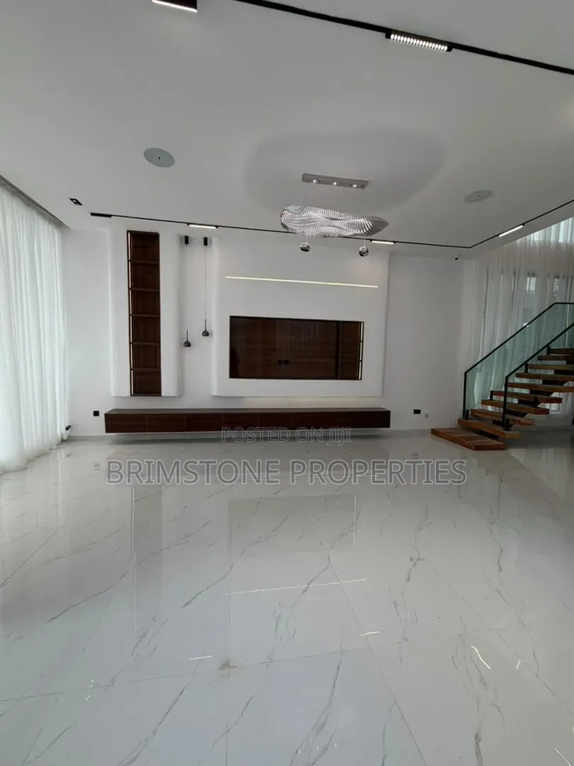 Furnished 5bdrm Duplex in Ikota for sale in Ikota