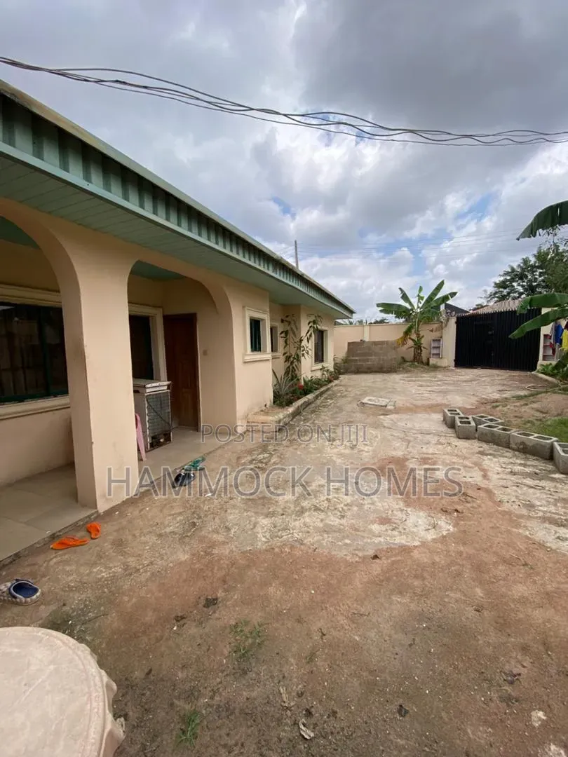 3bdrm Bungalow in Unity Estate, Akobo for sale in Akobo