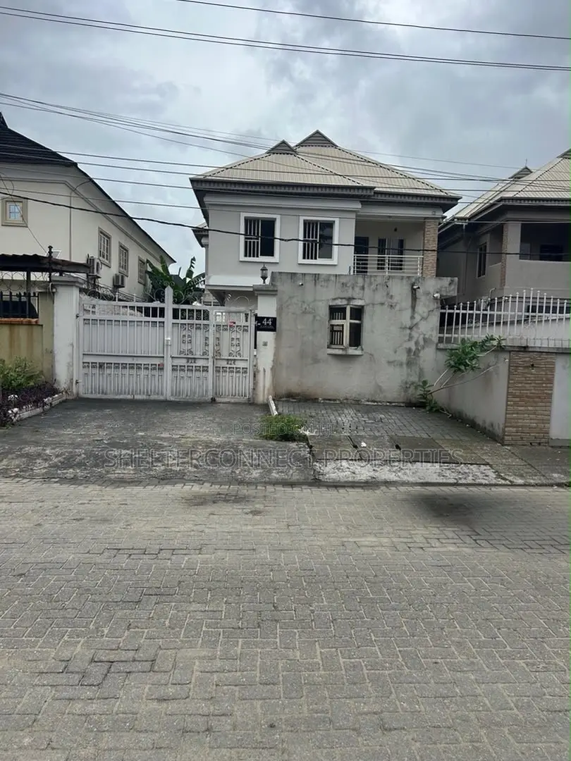 5bdrm Duplex in Lekki Phase 1 for rent in Lekki Phase 1