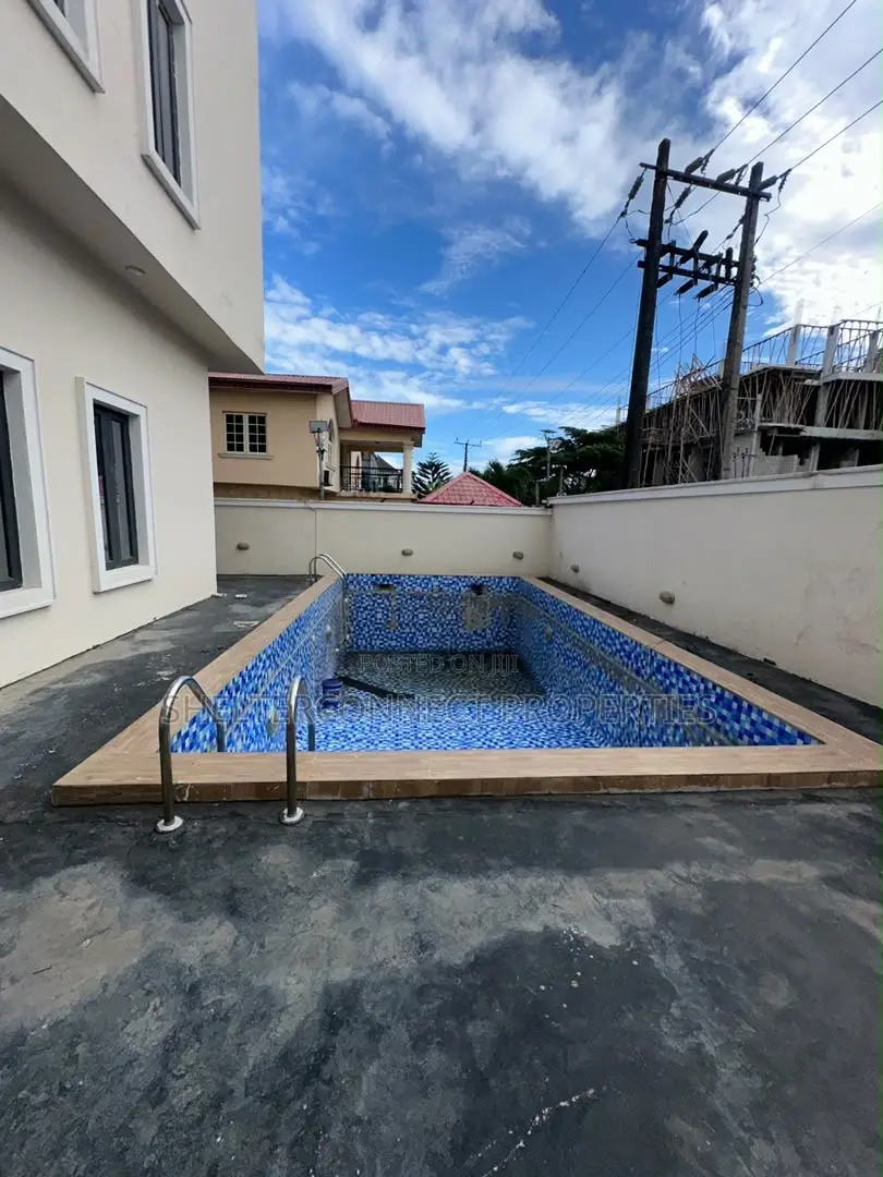 3bdrm Apartment in Lekki Phase 1 for rent in Lekki Phase 1