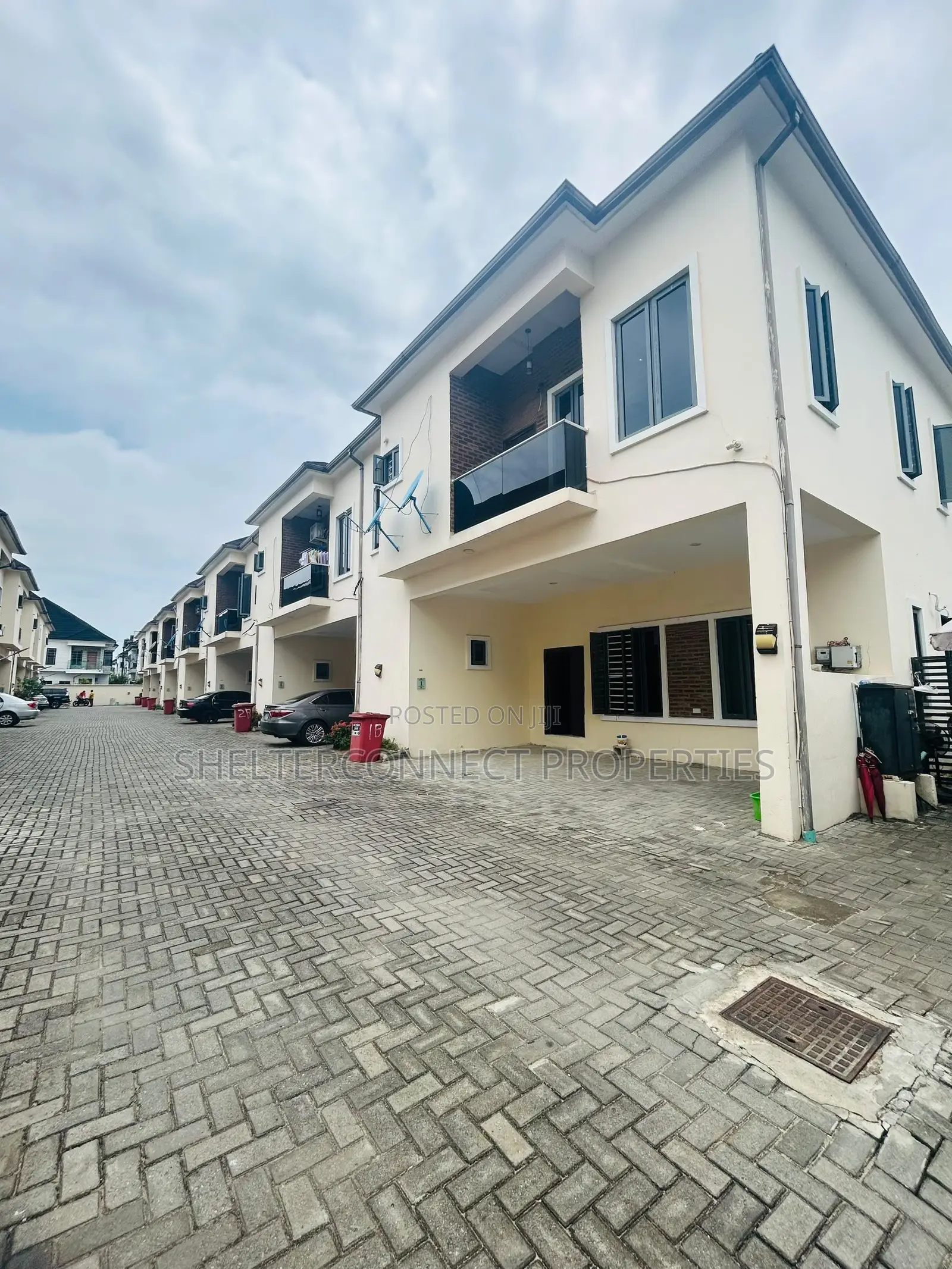 4bdrm Duplex in Orchid Road, Lekki Phase 2 for rent in Lekki Phase 2