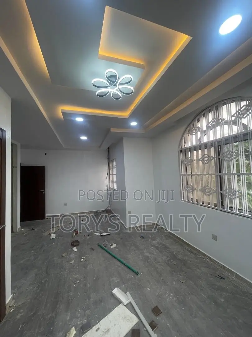 4bdrm Duplex in Lekki Phase 1 for rent in Lekki Phase 1