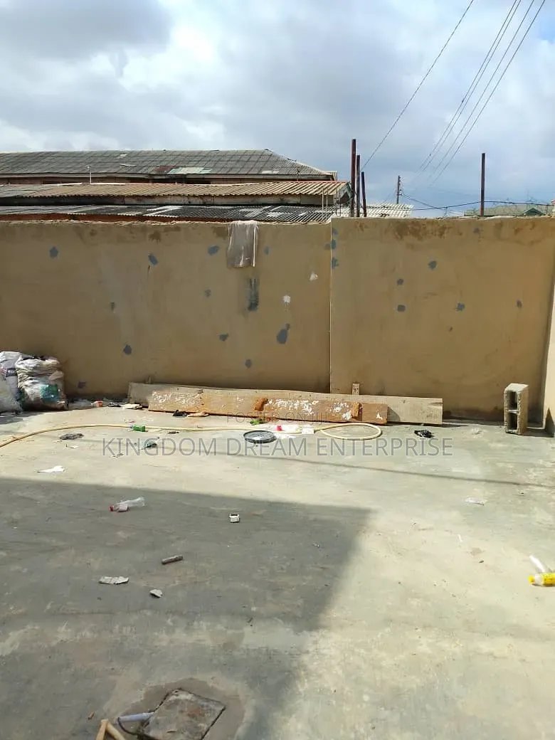 6bdrm Duplex in Ademola Adetokunbo for sale in Ademola Adetokunbo
