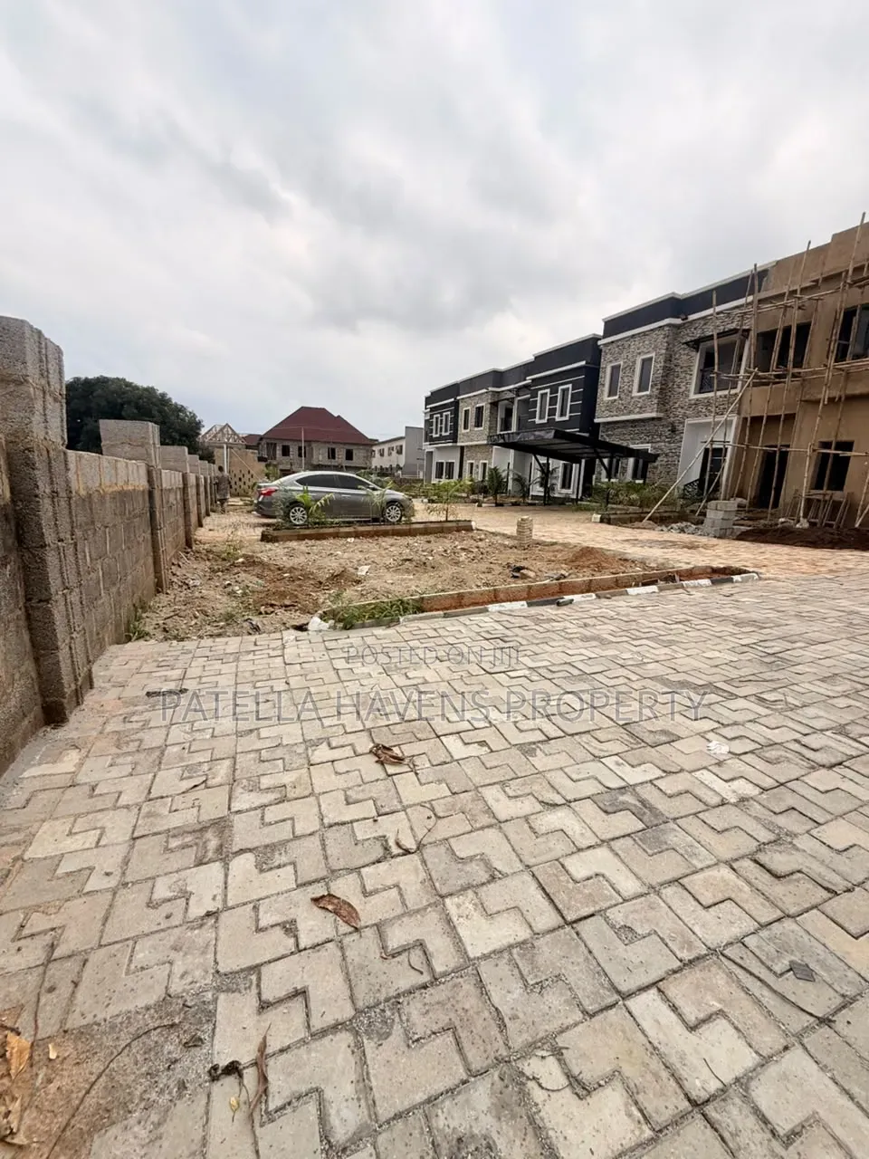 4bdrm Duplex in Life Camp for sale in Life Camp