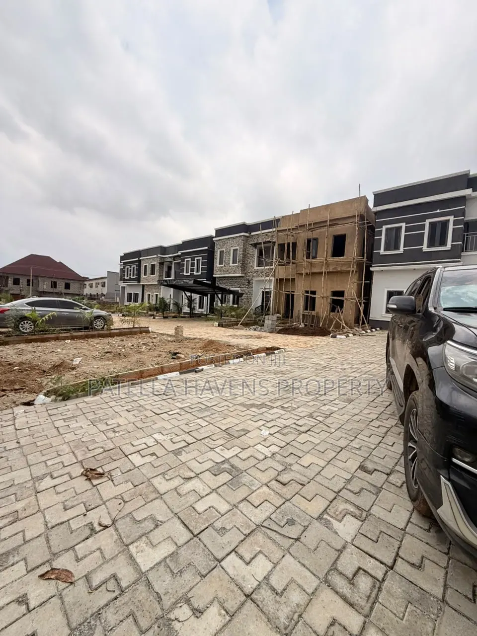 4bdrm Duplex in Life Camp for sale in Life Camp