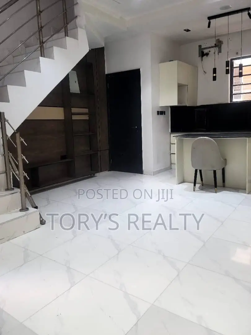 1bdrm Townhouse / Terrace in Lekki Phase 1 for rent in Lekki Phase 1