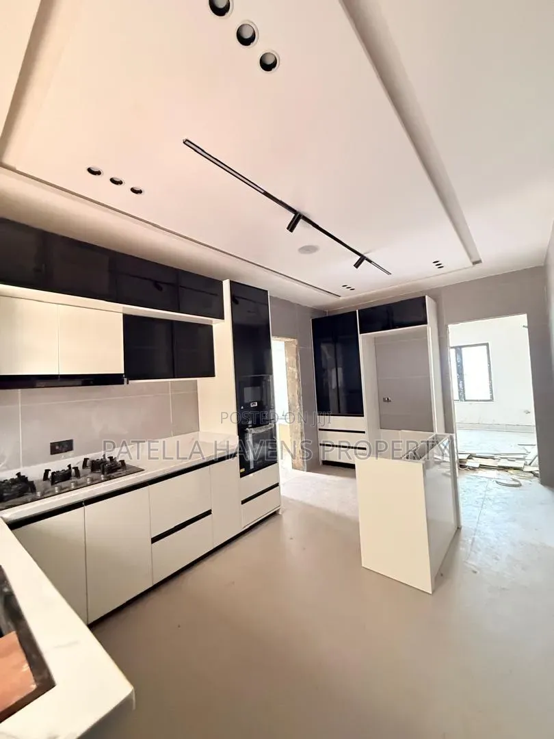 4bdrm Duplex in Kado for sale in Kado