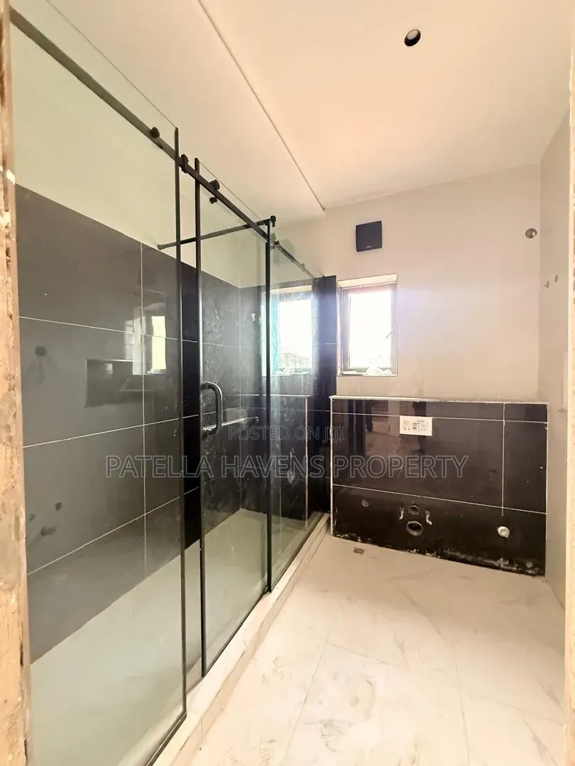 4bdrm Duplex in Kado for sale in Kado
