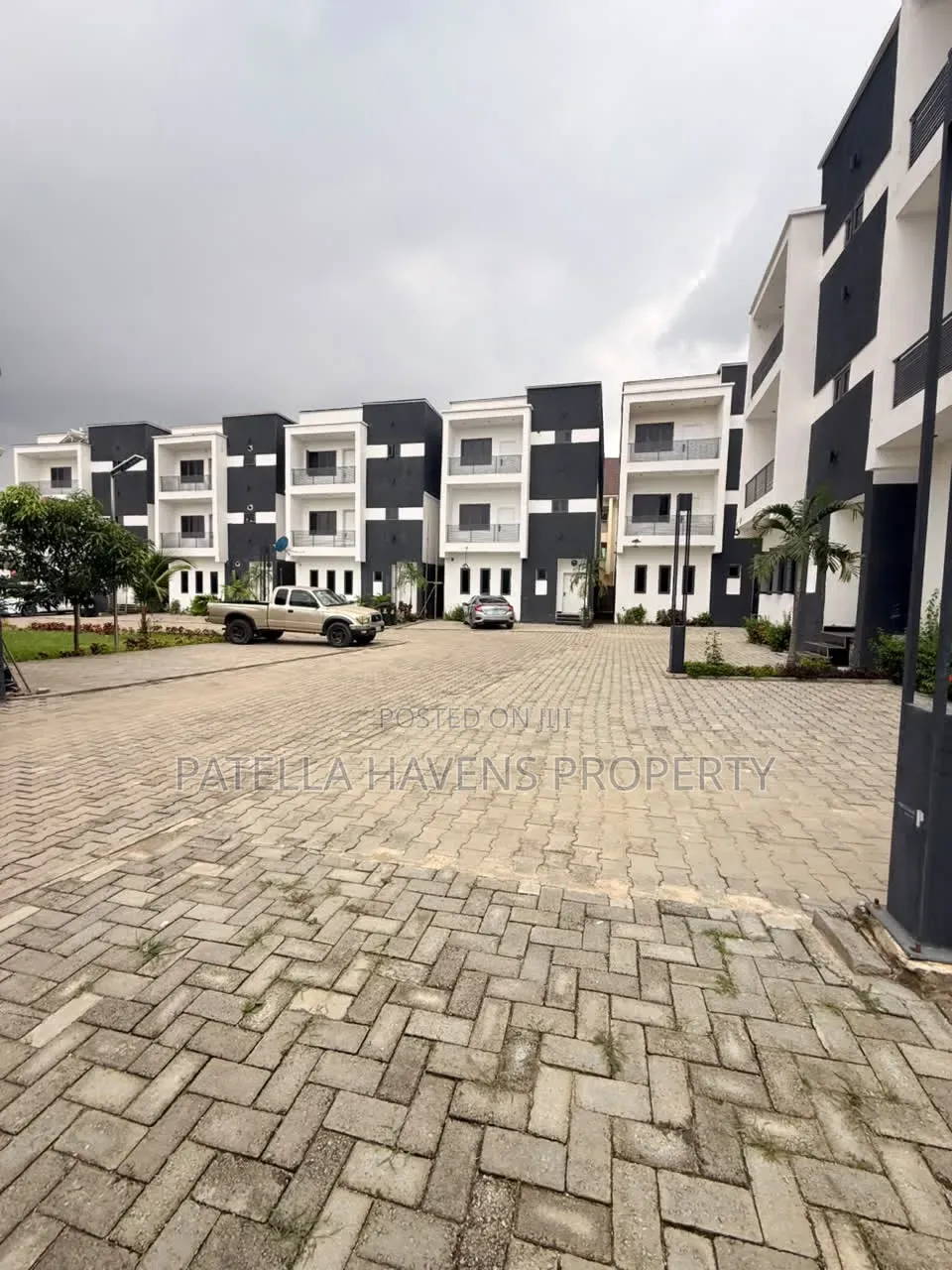 4bdrm Duplex in Kado for sale in Kado