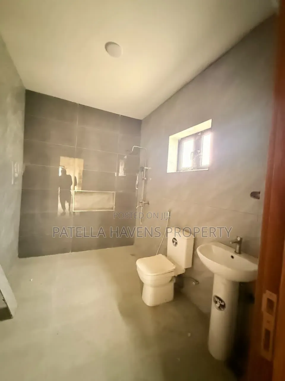 4bdrm Duplex in Kado for sale in Kado
