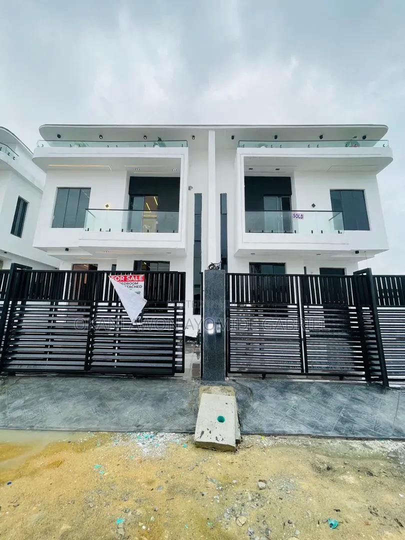 4bdrm Duplex in Lekki Palmcity for sale in Off Lekki-Epe Expressway