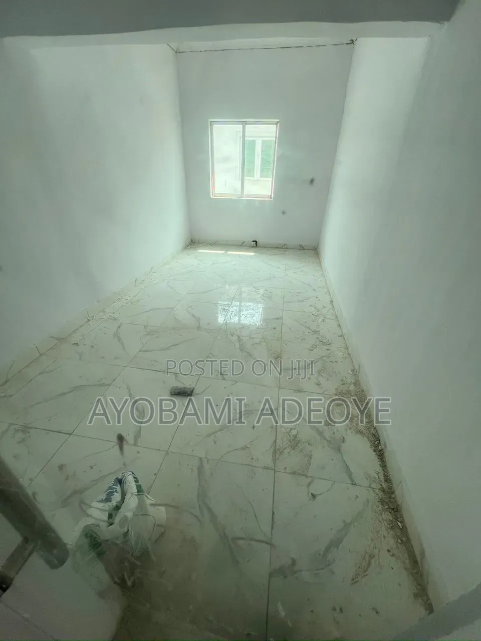 Shop Space to Let at Lekki Phase 1 in Lekki Phase 1