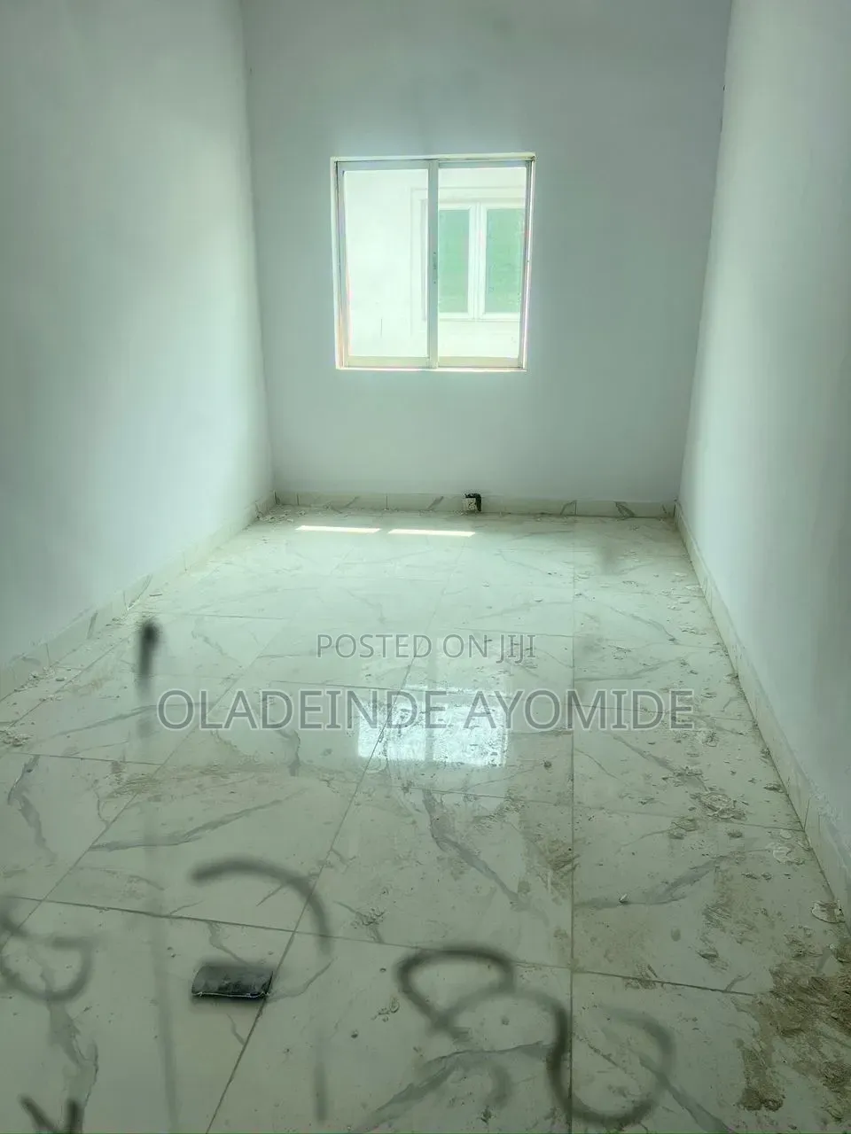 Shop to Rent in a Commercial Area:
Rent: 4m
Location: Lekki Phase 1 in Lekki Phase 1