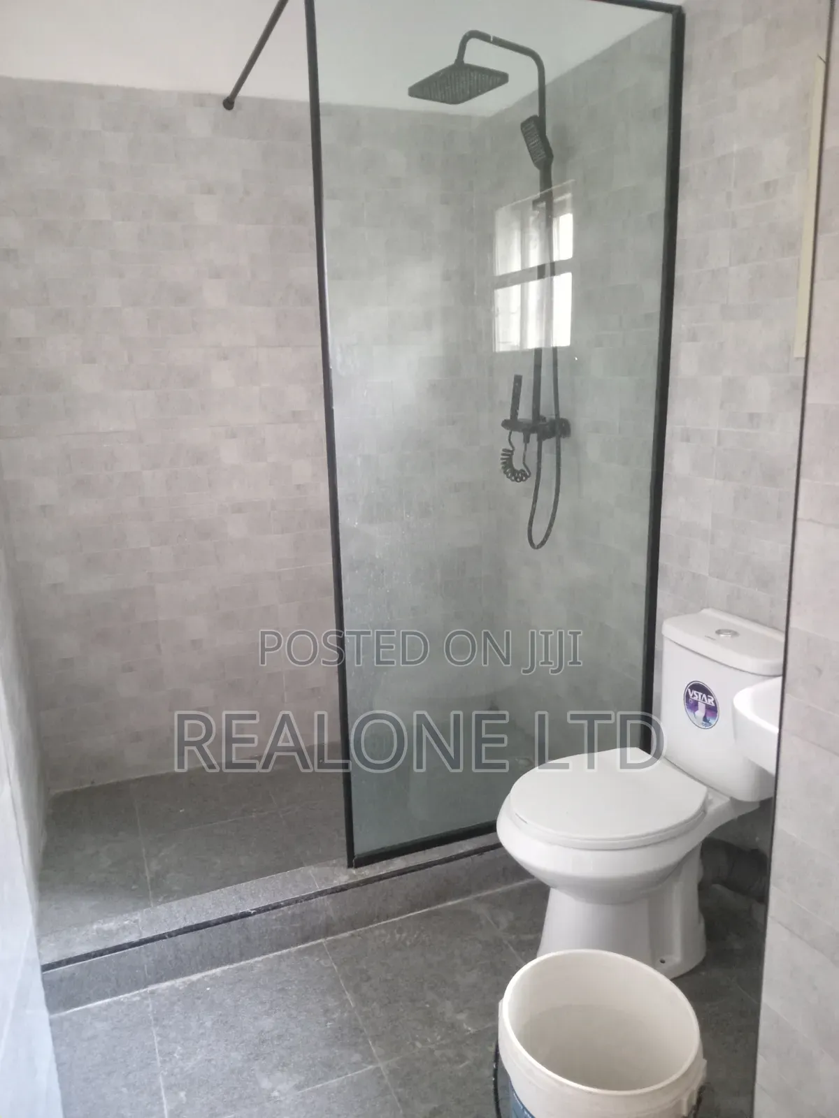 Mini Flat in Ikota for rent in Ikota