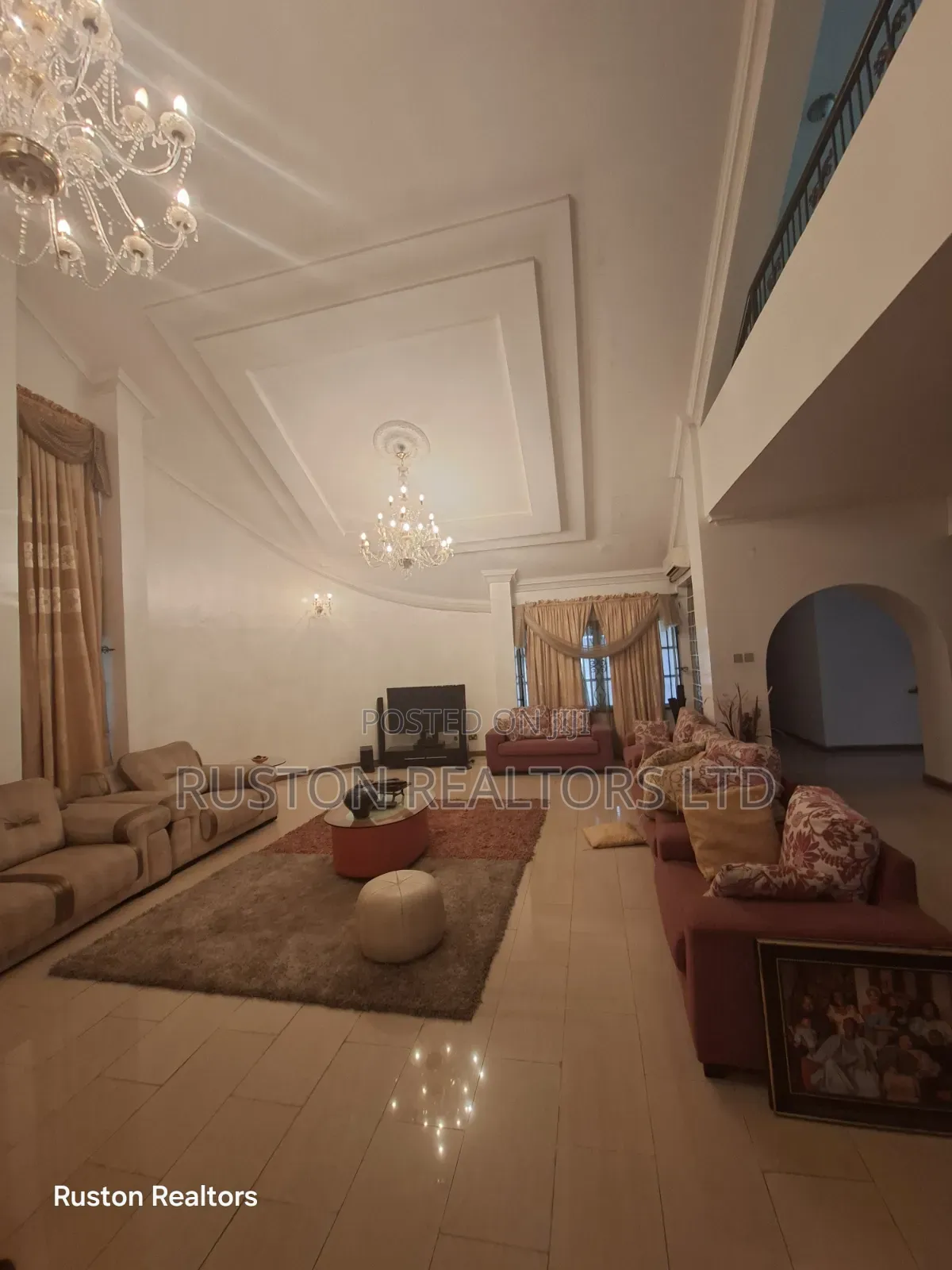 Furnished 6bdrm Mansion in Agodi for rent in Agodi