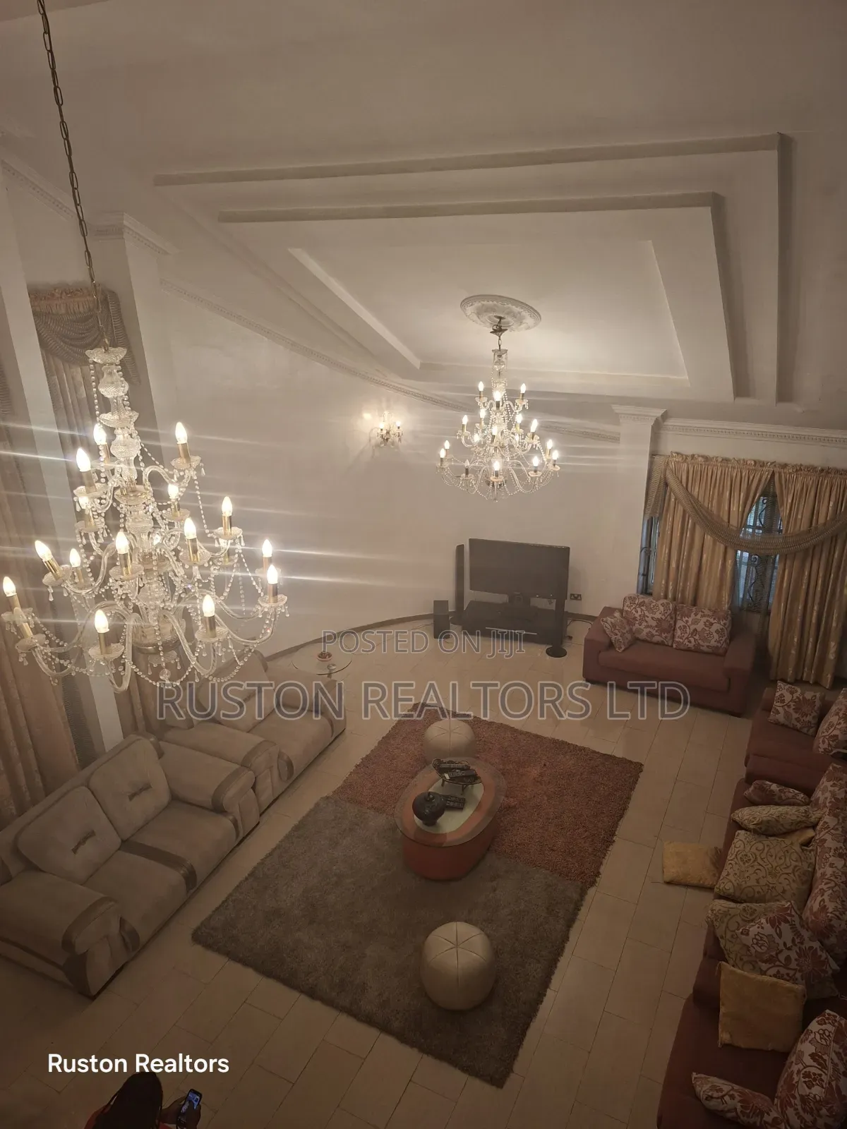 Furnished 6bdrm Mansion in Agodi for rent in Agodi