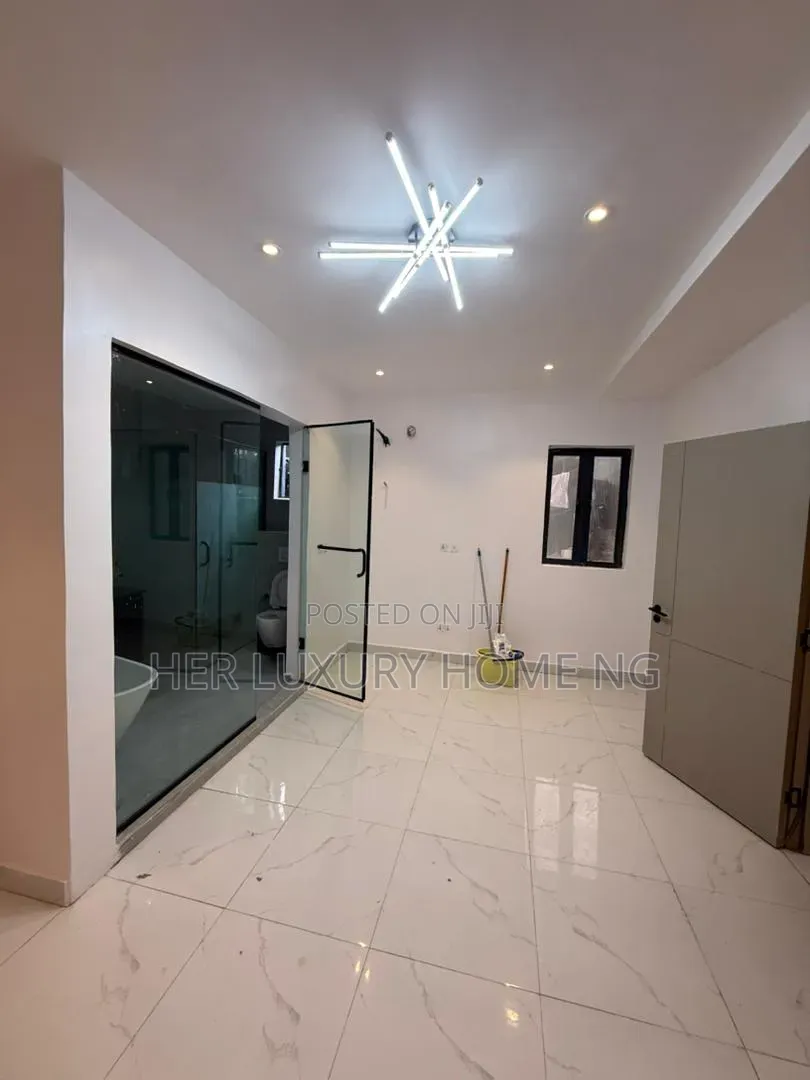 1bdrm Apartment in Babalola Garden for sale in Lekki