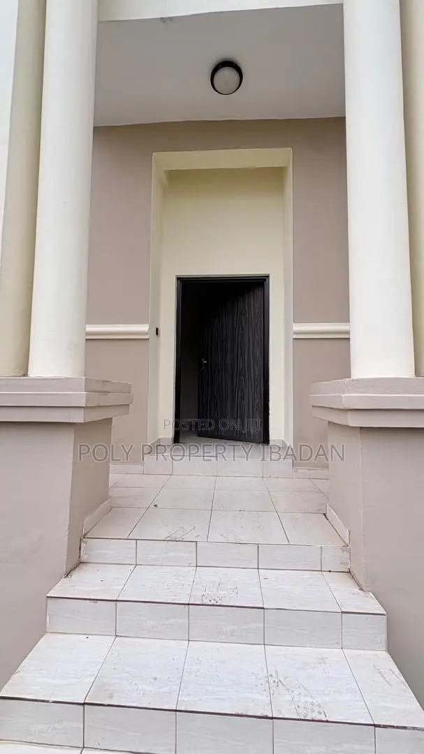 Furnished 4bdrm Duplex in Olive Court , Agodi, Ibadan for rent in Ibadan